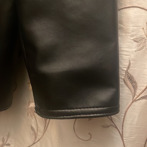 A Collezioni Authentic Leather Jacket. Brand New. - Picture 9 of 16